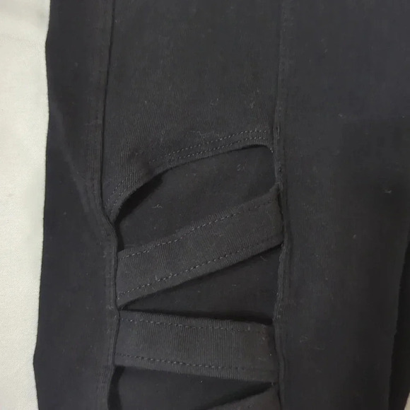 Express Peek-A-Boo Cutout Leggings, Color Black Size S - Picture 13 of 15